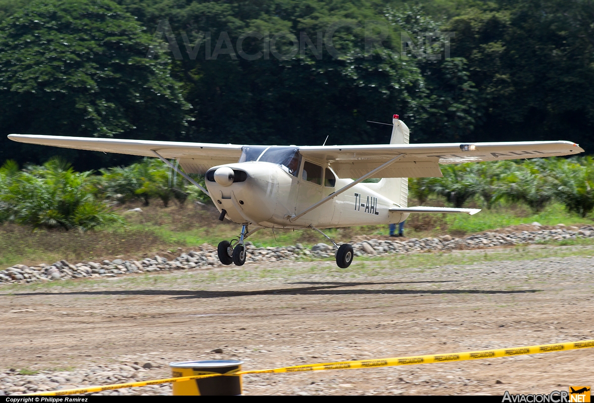 TI-AHL - Cessna 182A Skylane - Aerotica Escuela de Aviación