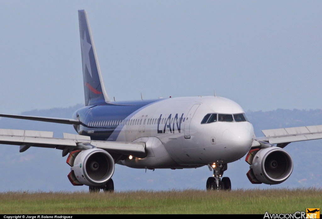 CC-BFM - Airbus A320-214 - LAN Airlines