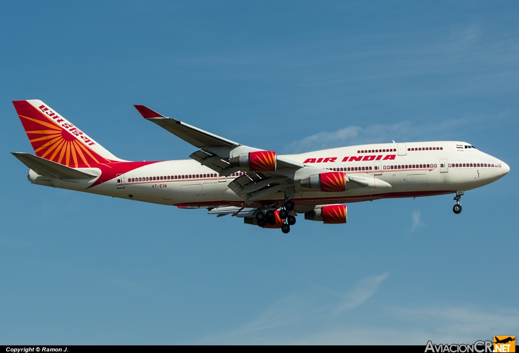 VT-EVA - Boeing 747-437 - Air India