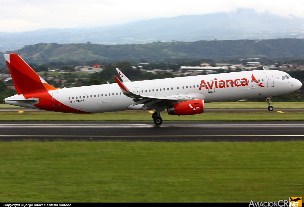 N693AV - Airbus A321-231 - Avianca