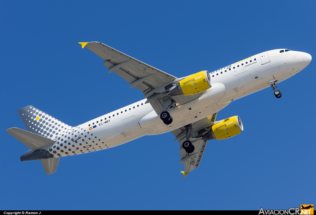 EC-MBY - Airbus A320-214 - Vueling