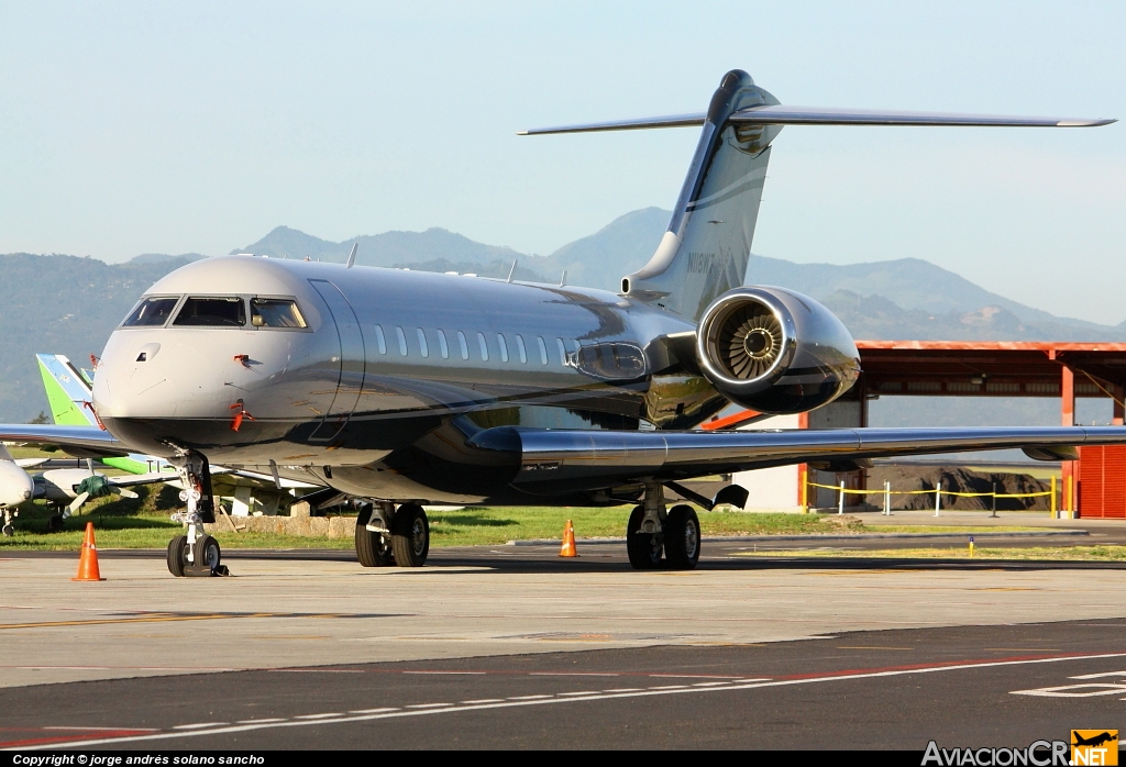 N118WT - Bombardier BD-700-1A10 Global Express - Privado