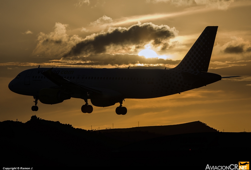 EC-LVC - Airbus A320-214 - Vueling