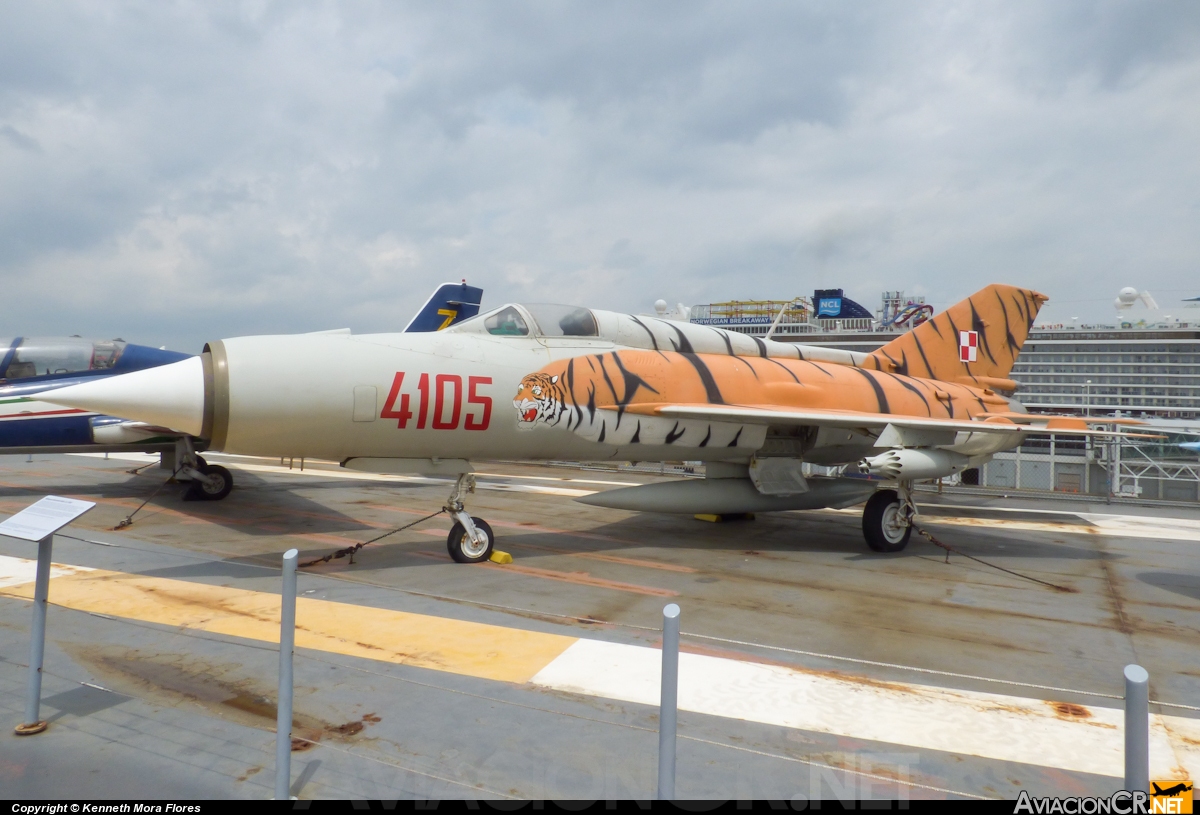 4105 - Mikoyan-Gurevich Mig-21PFM Fishbed - Poland - Air Force