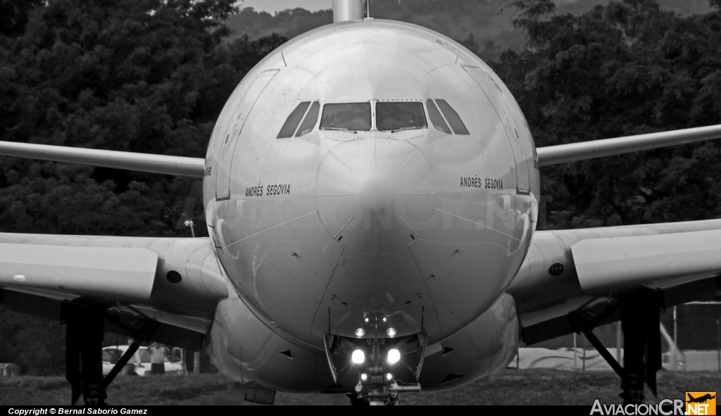 EC-JCY - Airbus A340-642 - Iberia