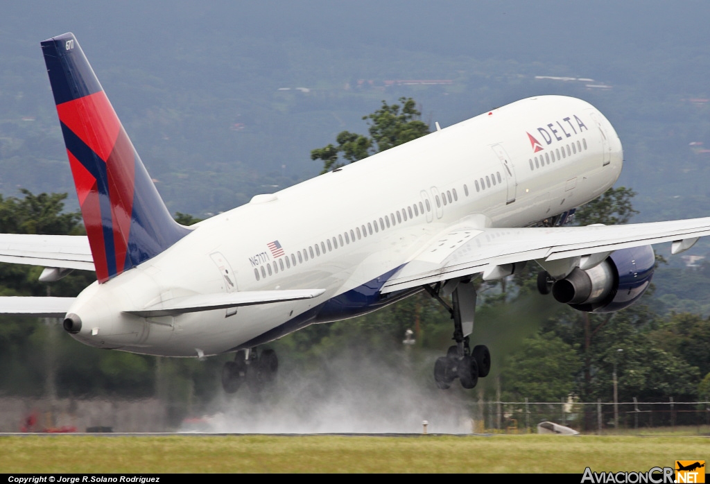 N67171 - Boeing 757-232 - Delta Air Lines