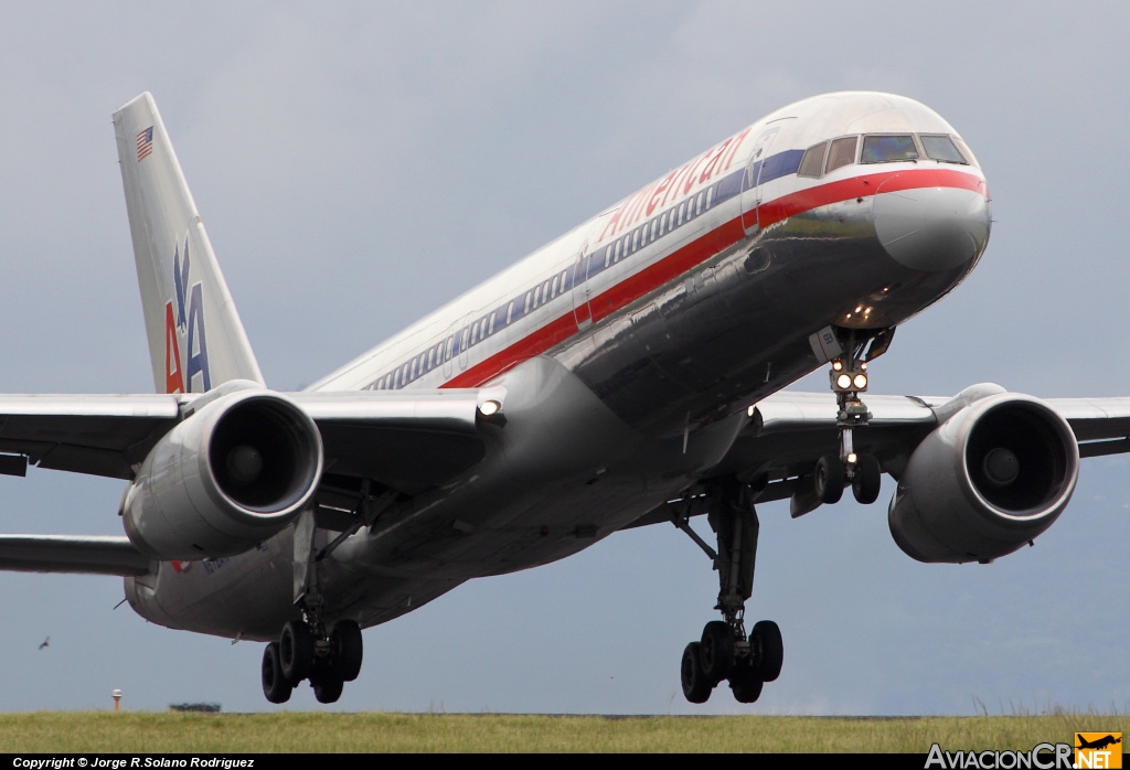 N678AN - Boeing 757-223 - American Airlines