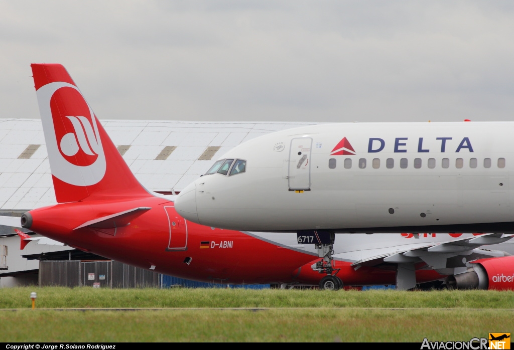 N67171 - Boeing 757-232 - Delta Air Lines