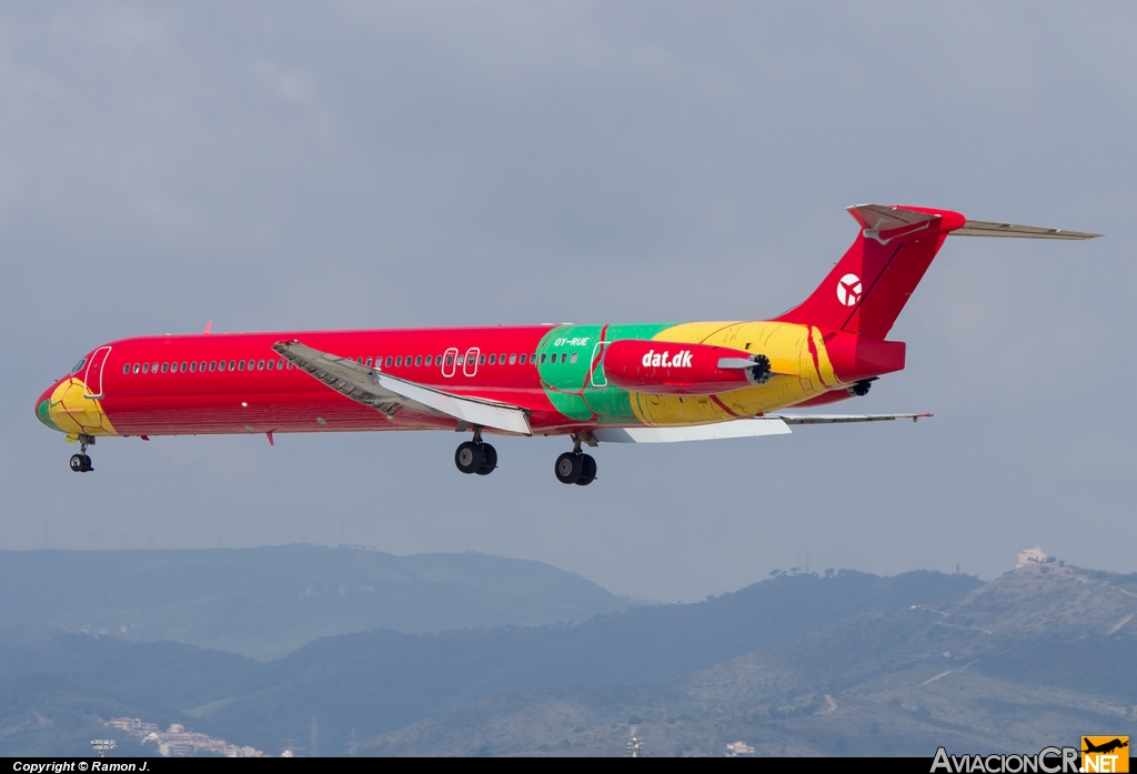 OY-RUE - McDonnell Douglas MD-83 (DC-9-83) - Danish Air Transport