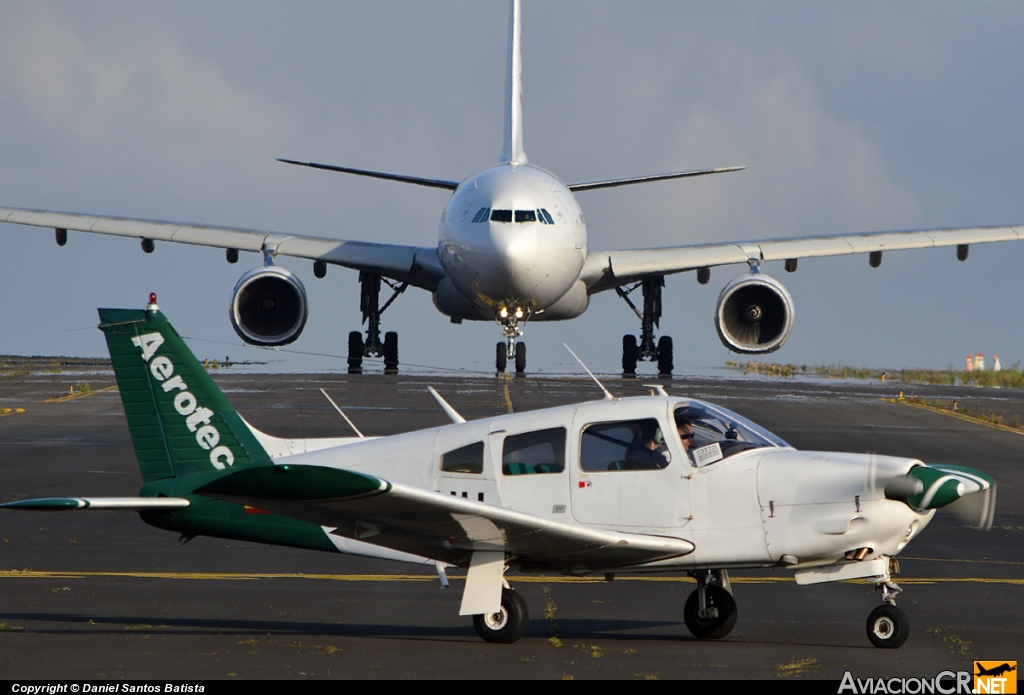 EC-HUU - Piper PA-28R-200 Arrow - Aerotec