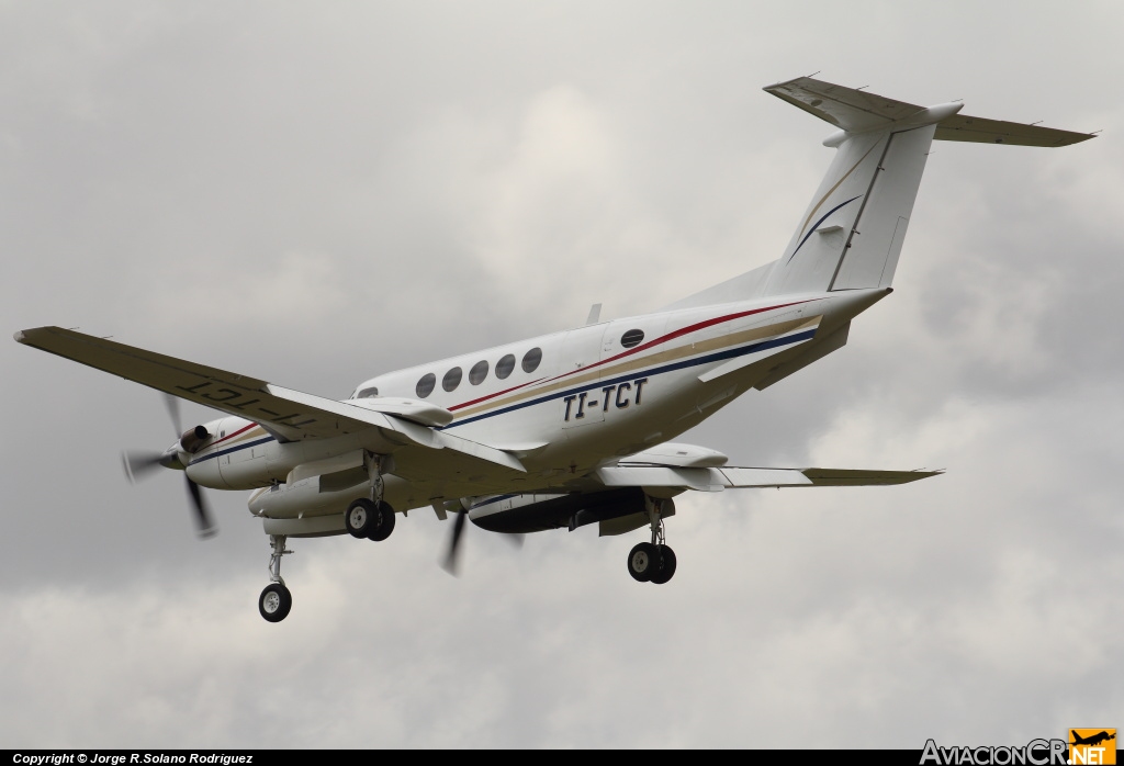 TI-TCT - Beechcraft Super King Air B200 - Privado (Teletica)