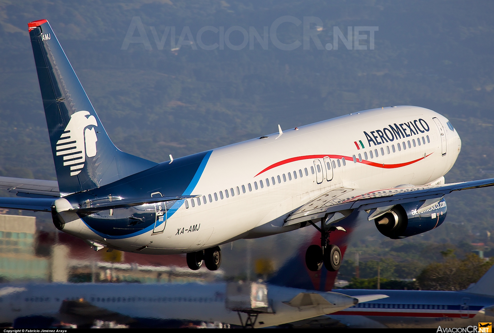 XA-AMJ - Boieng 737-852 - Aeromexico