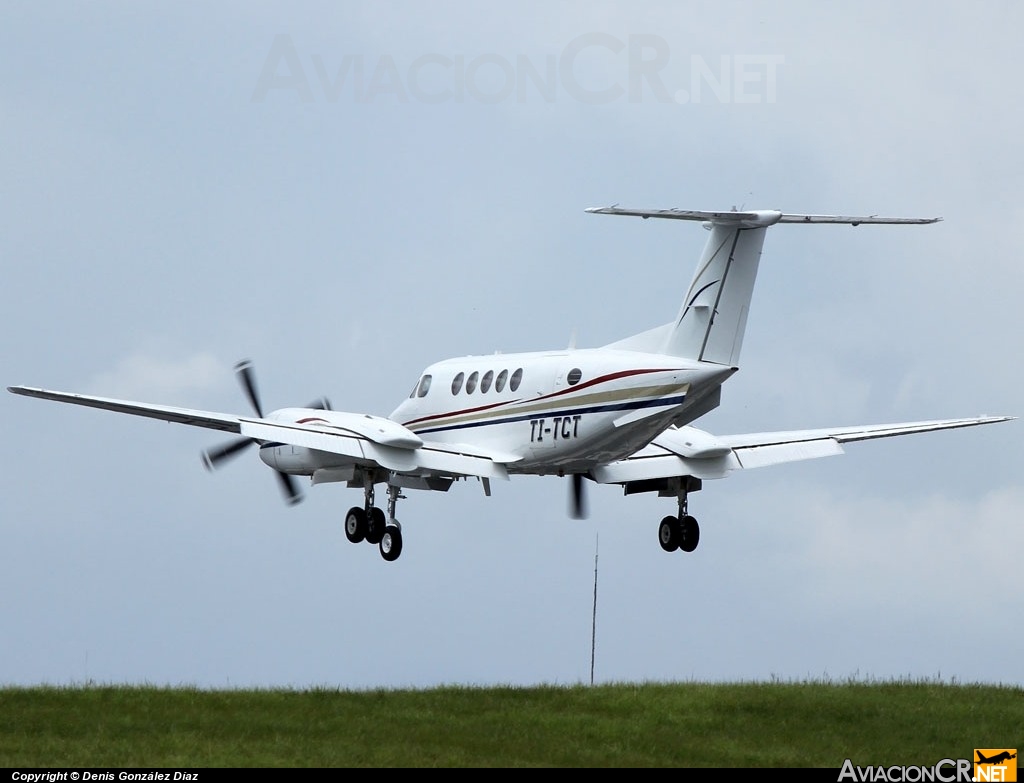 TI-TCT - Beechcraft Super King Air B200 - Privado (Teletica)