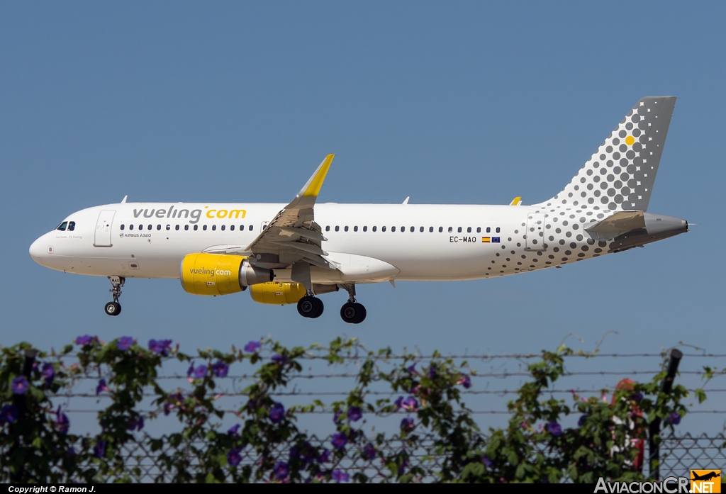 EC-MAO - Airbus A320-214 - Vueling