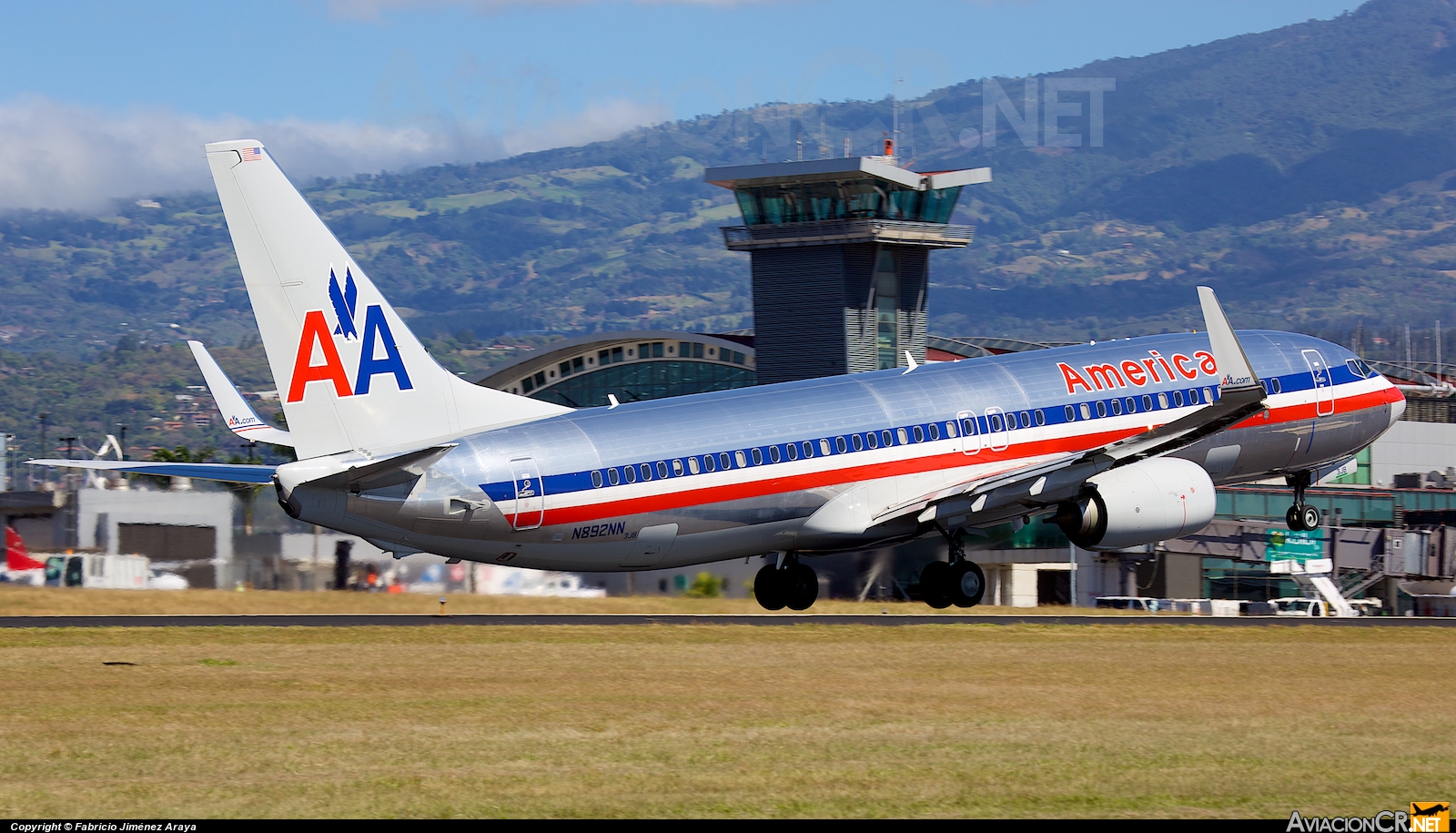 N892NN - Boeing 737-823 - American Airlines