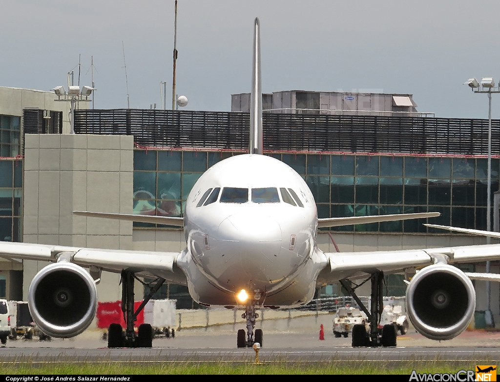 N689TA - Airbus A320-214 - TACA