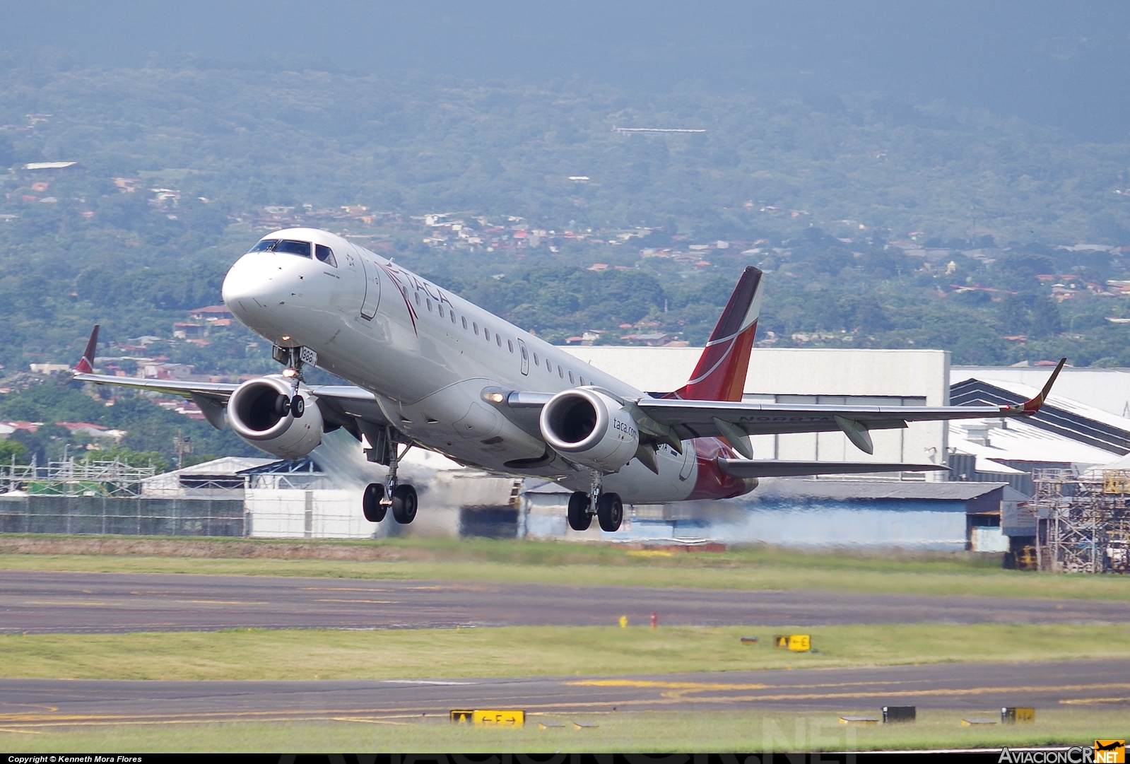 N988TA - Embraer 190-100IGW - TACA