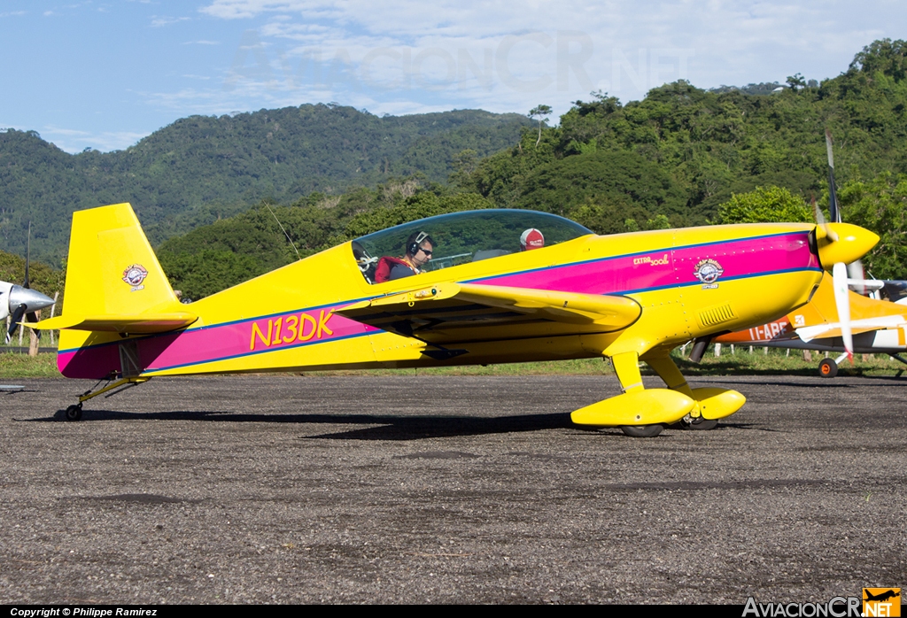 N13DK - Extra 300L - Privado