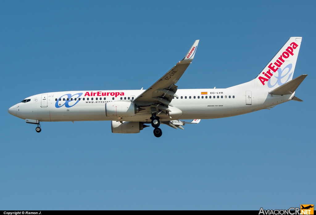 EC-LYR - Boeing 737-85P - Air Europa