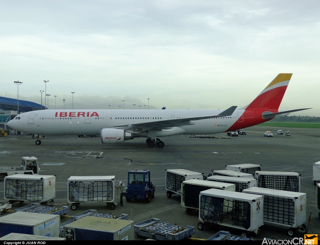 EC-LZJ - Airbus A330-302 - Iberia