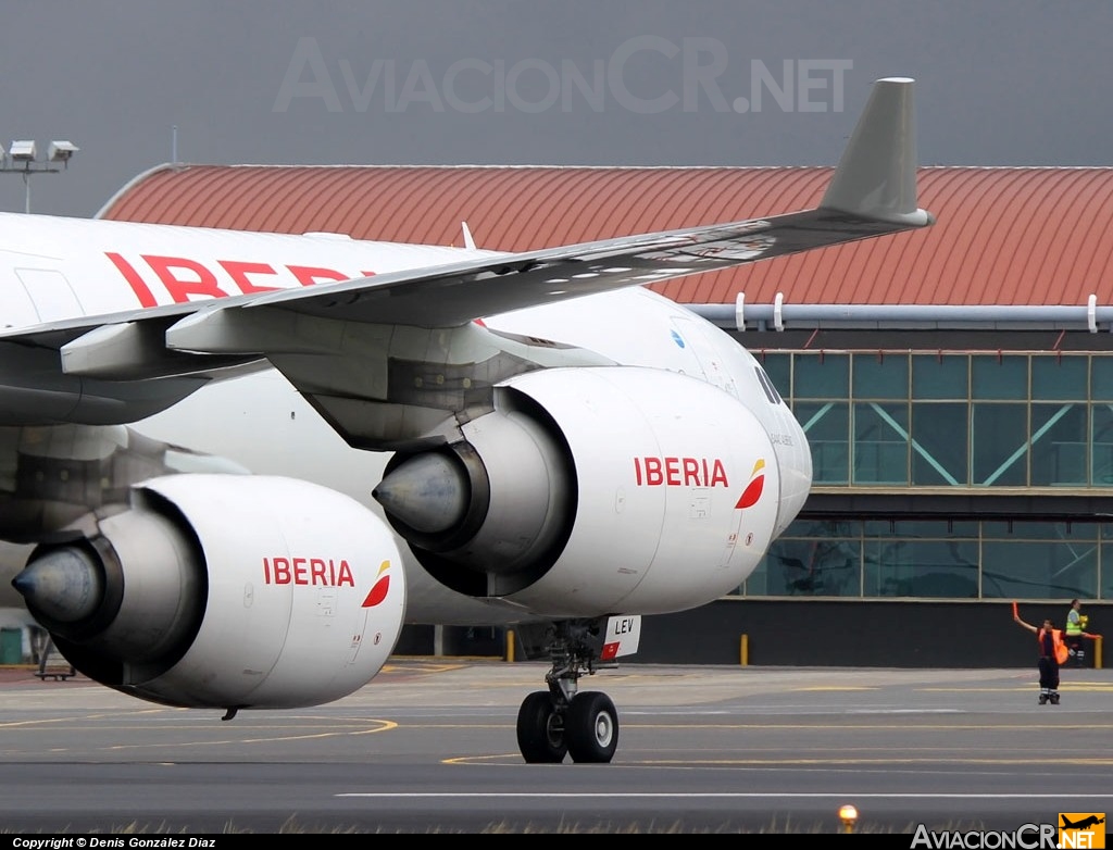 EC-LEV - Airbus A340-642 - Iberia