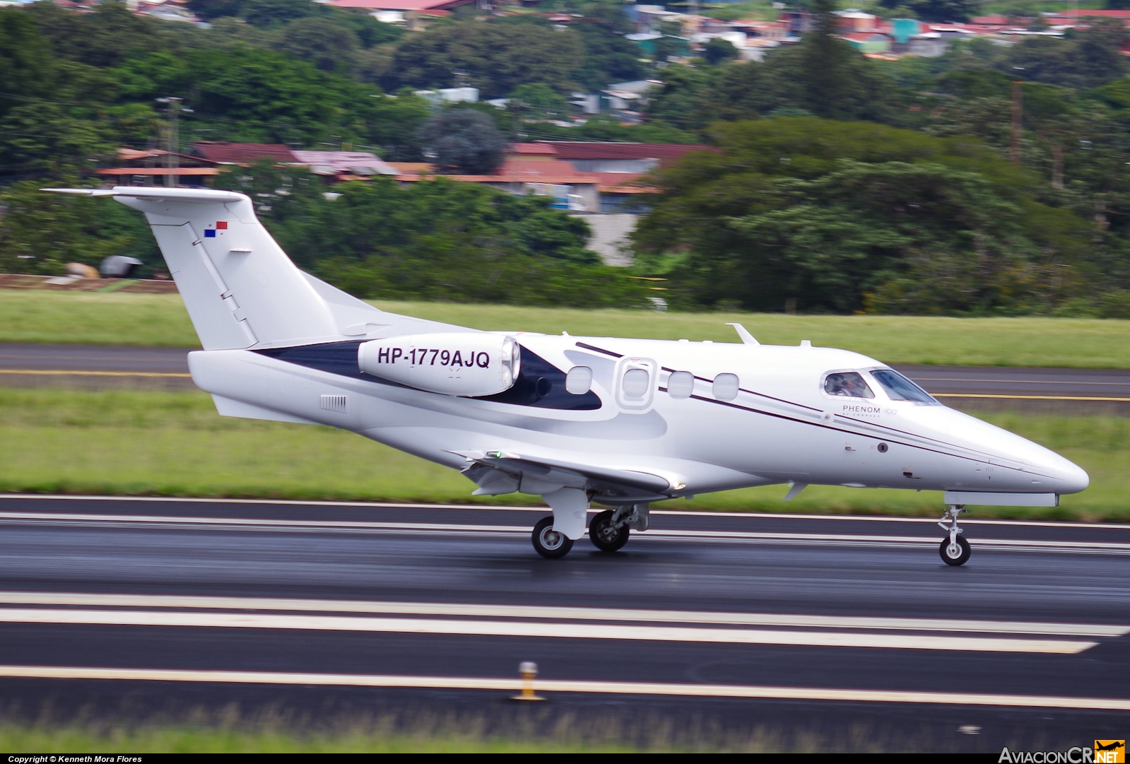 HP-1779AJQ - Embraer Phenom 100 - Privado