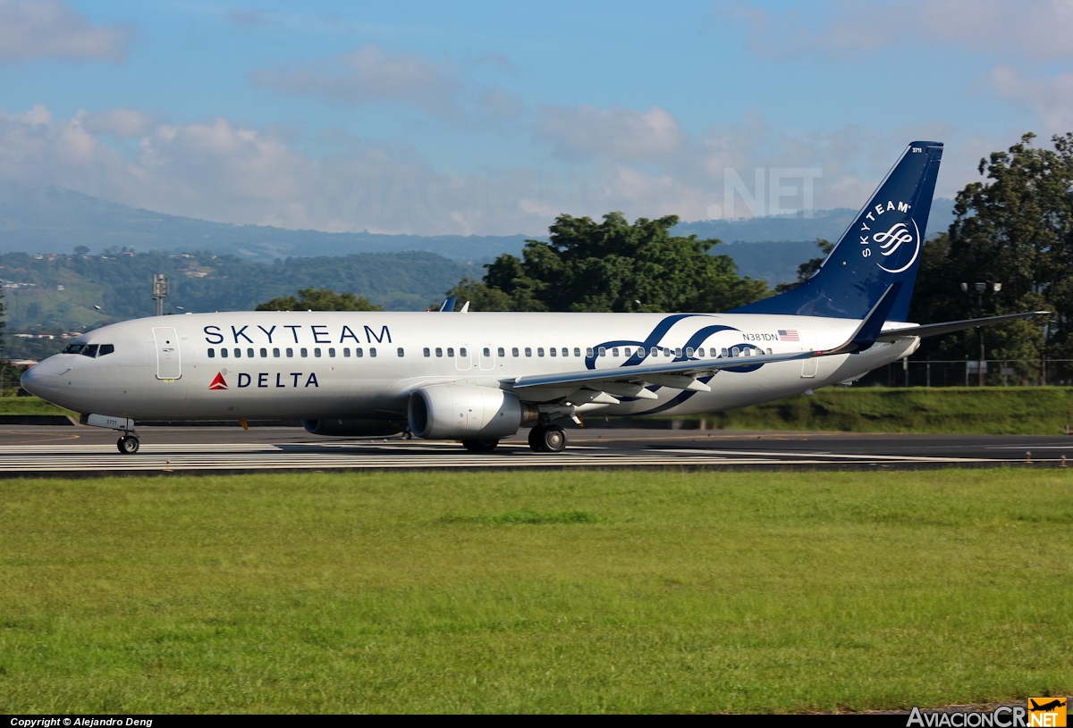 N381DN - Boeing 737-832 - Delta Air Lines