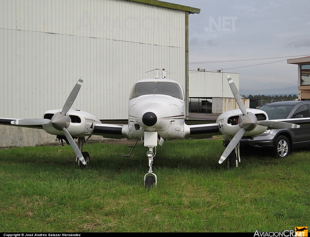 TI-AUL - Cessna 310 - Privado