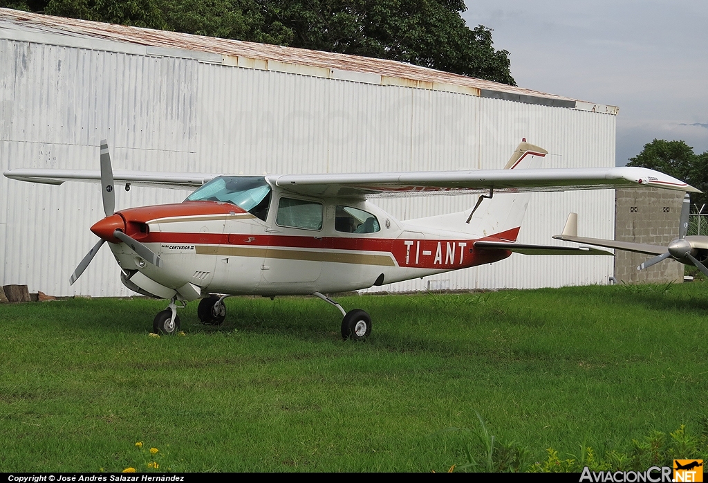 TI-ANT - Cessna T210N Turbo Centurion II - Privado