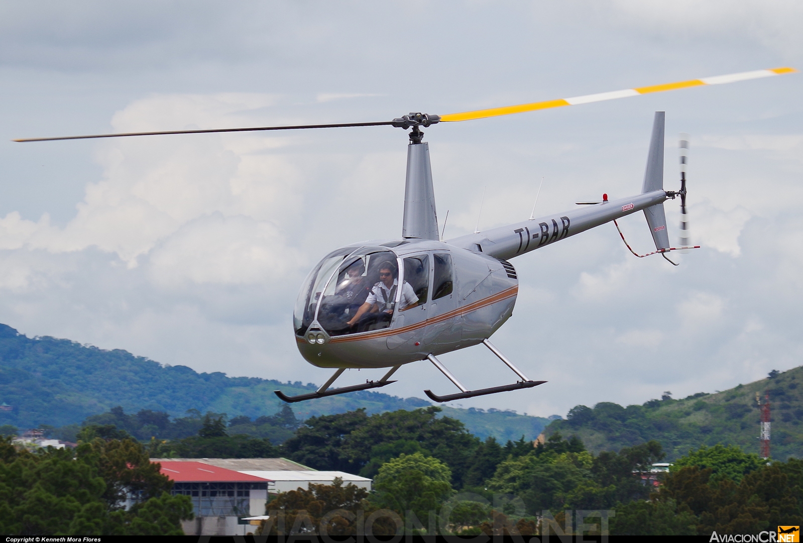 TI-BAR - Robinson R44 Raven II - Privado