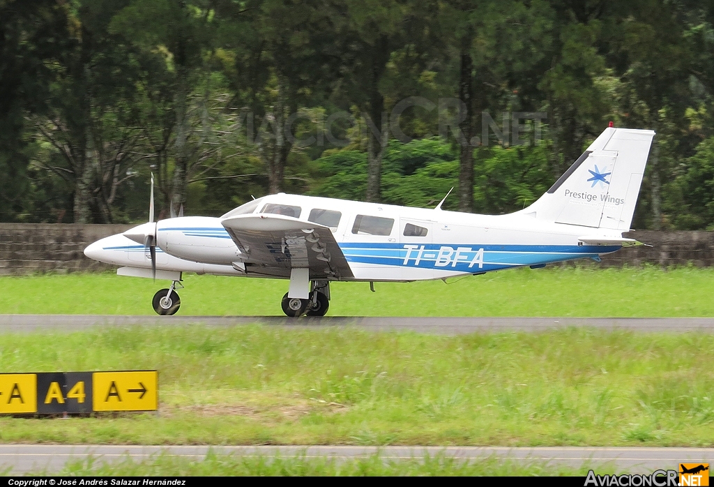 TI-BFA - Piper PA-34-200T Seneca II - Prestige Wings