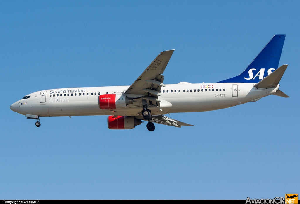 LN-RCZ - Boeing 737-883 - Scandinavian Airlines (SAS)