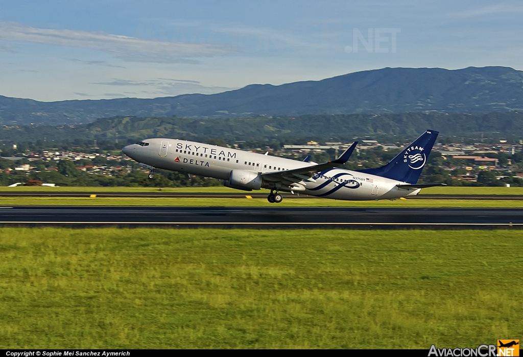 N3758Y - Boeing 737-832 - Delta Air Lines