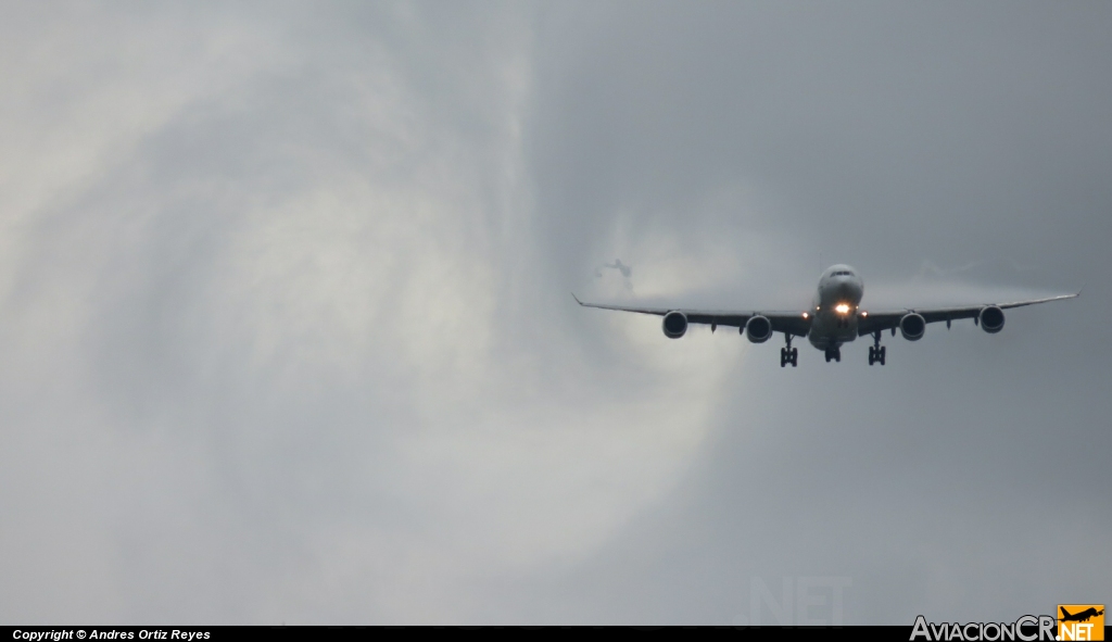 EC-INO - Airbus A340-642 - Iberia