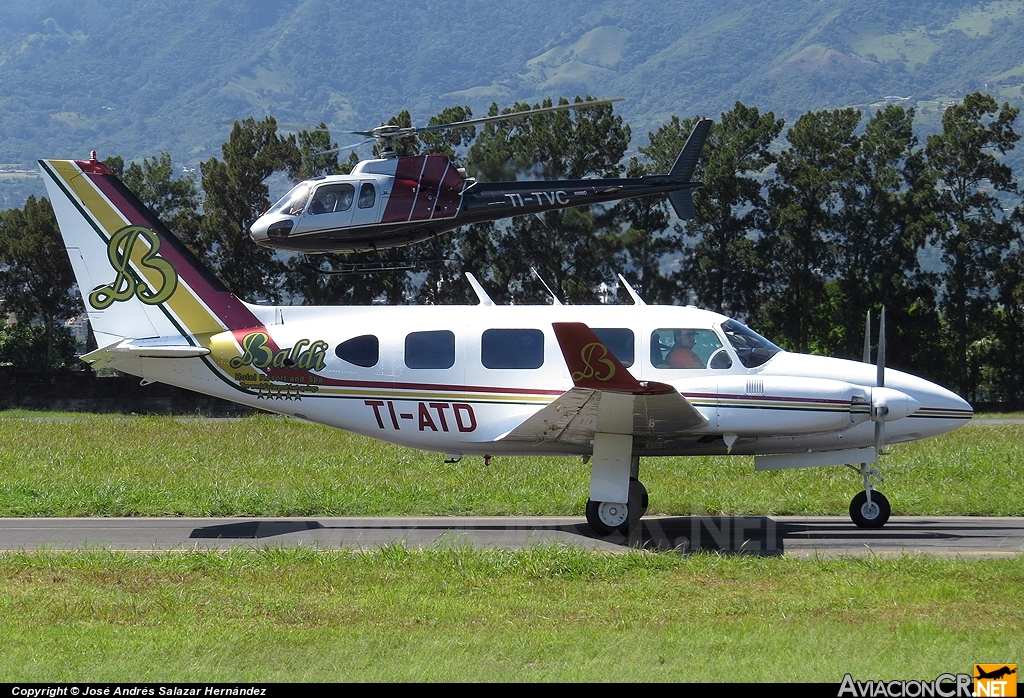 TI-ATD - Piper PA-31-325 Navajo C/R - Privado