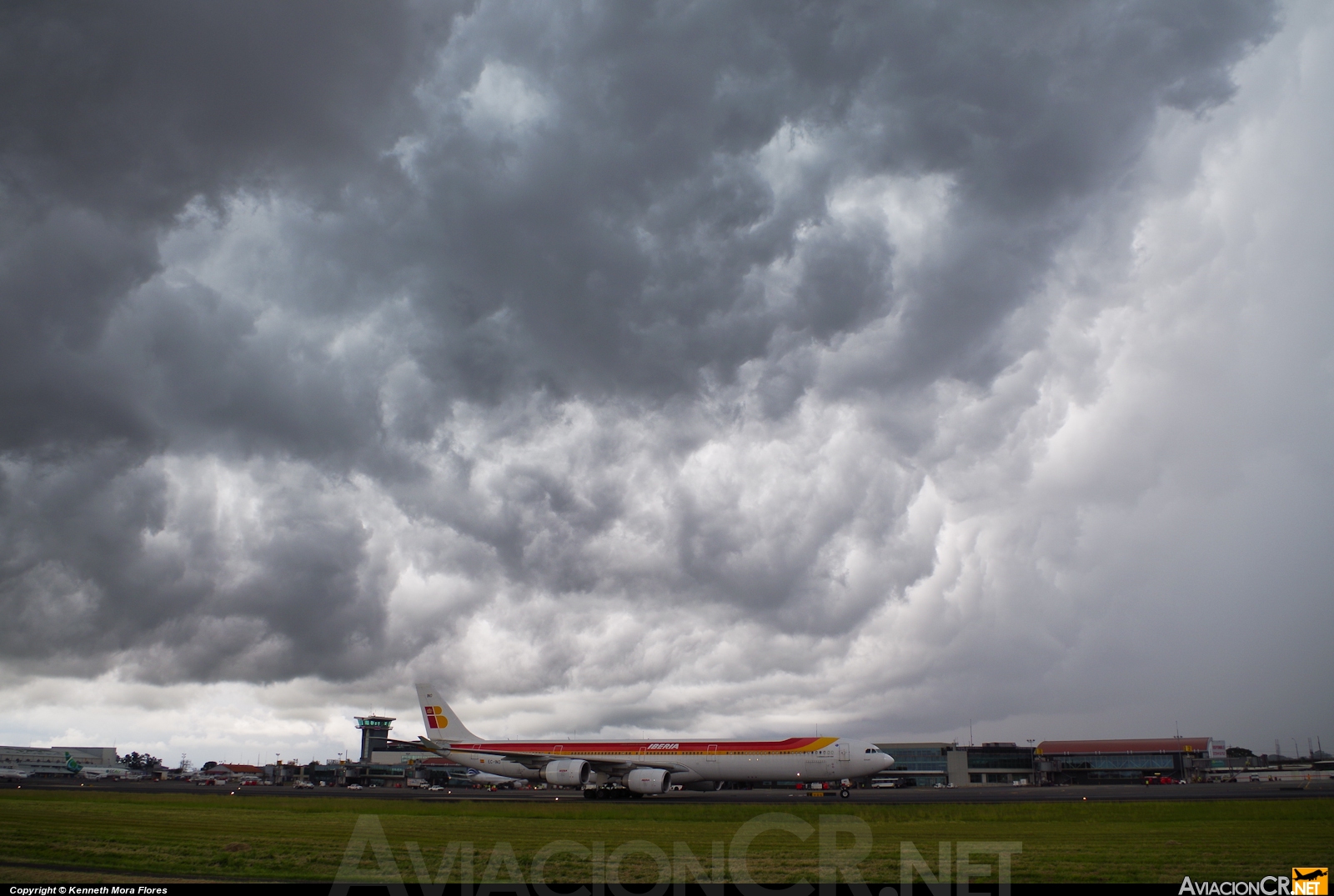 EC-INO - Airbus A340-642 - Iberia