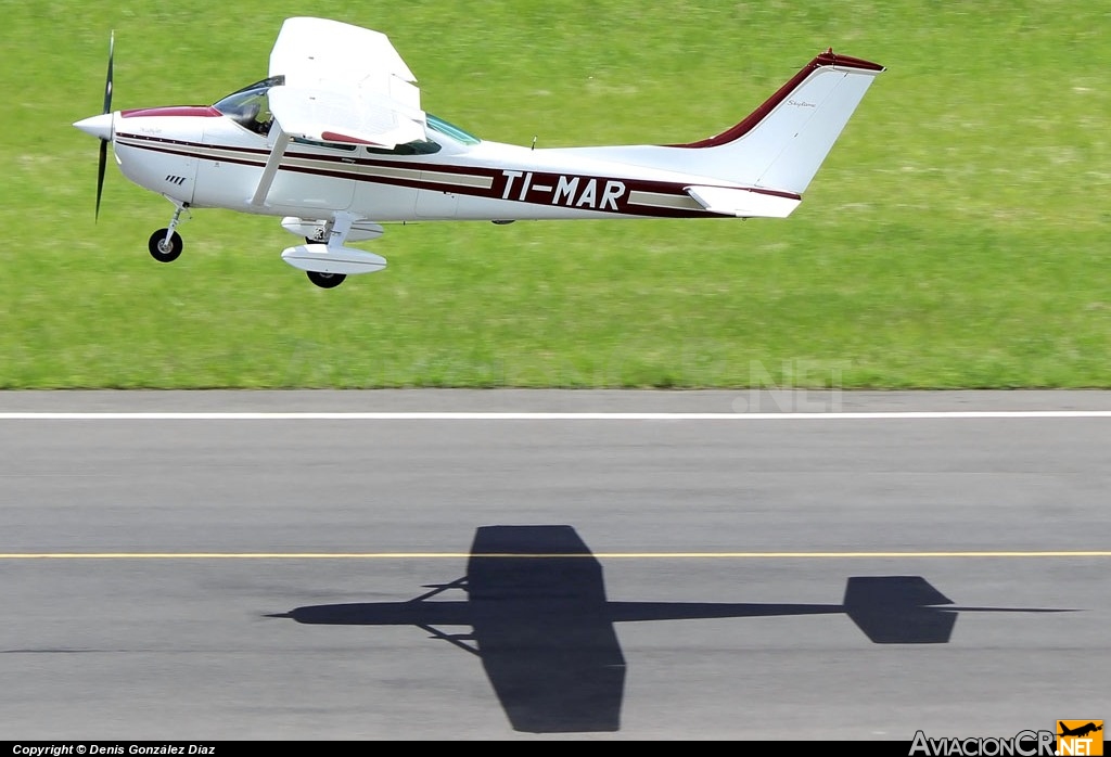 TI-MAR - Cessna 182 Skylane (Genérico) - Desconocida