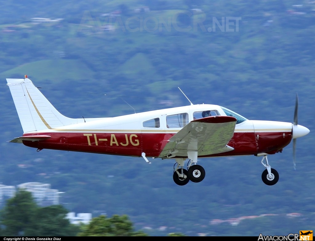 TI-AJG - Piper PA-28-181 Cherokee Archer II - ECDEA - Escuela Costarricense de Aviación