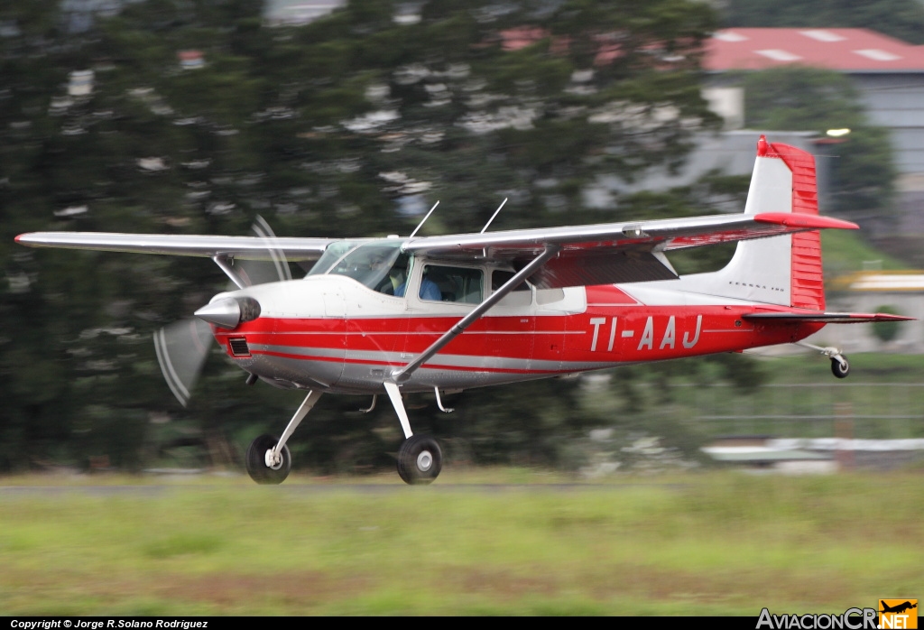 TI-AAJ - Cessna 180 Skywagon - Privado