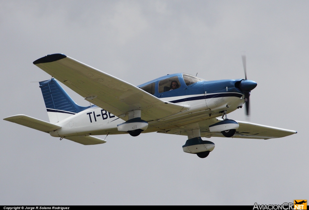 TI-BEJ - Piper PA-28-181 Archer II - CPEA - Escuela de Aviación