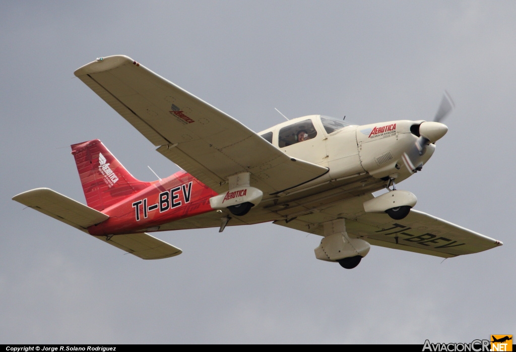 TI-BEV - Piper PA-28-180 Cherokee Archer - Aerotica Escuela de Aviación