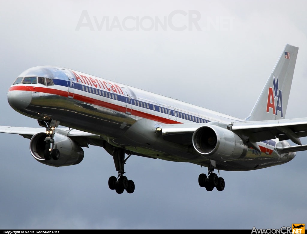 N7667A - Boeing 757-223 - American Airlines