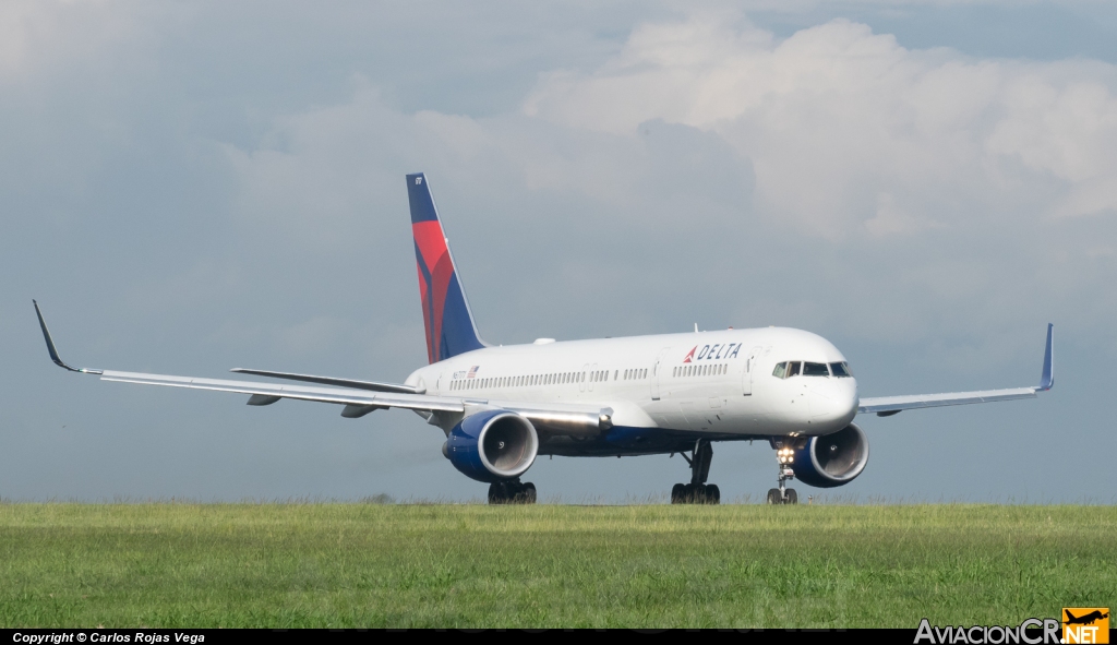 N67171 - Boeing 757-232 - Delta Air Lines