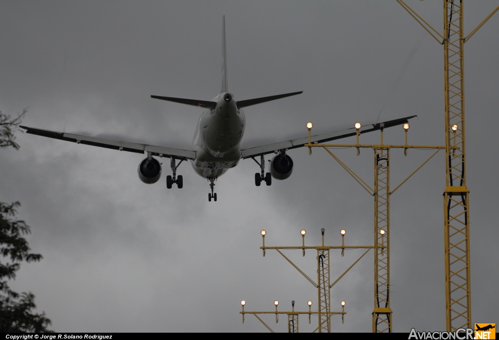 N689TA - Airbus A320-214 - TACA