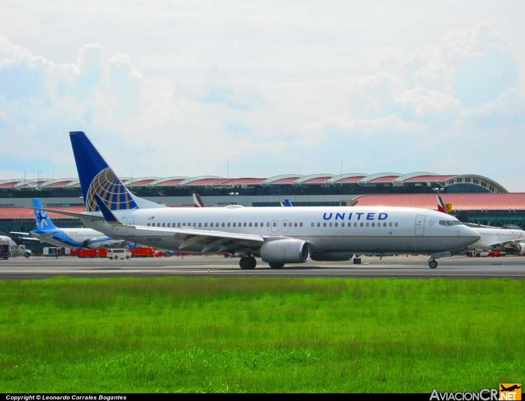 N37281 - Boeing 737-824 - United Airlines