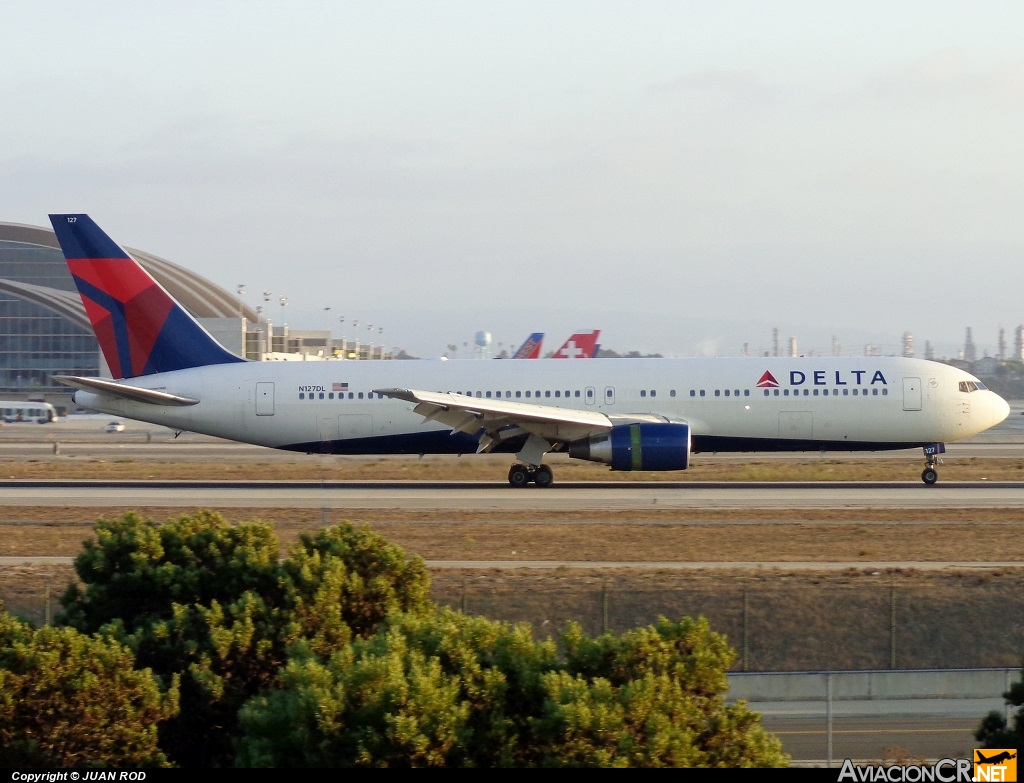 N127DL - Boeing 767-332 - Delta Air Lines