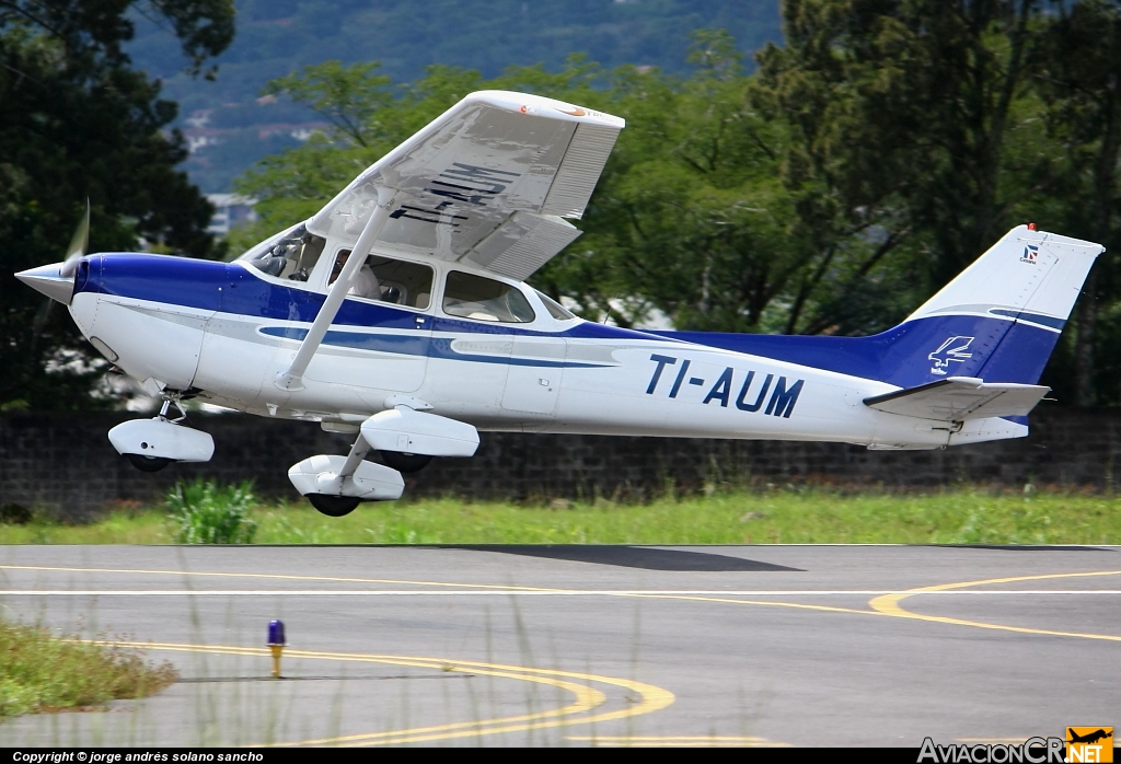 TI-AUM - Cessna 172M Skyhawk II - Privado