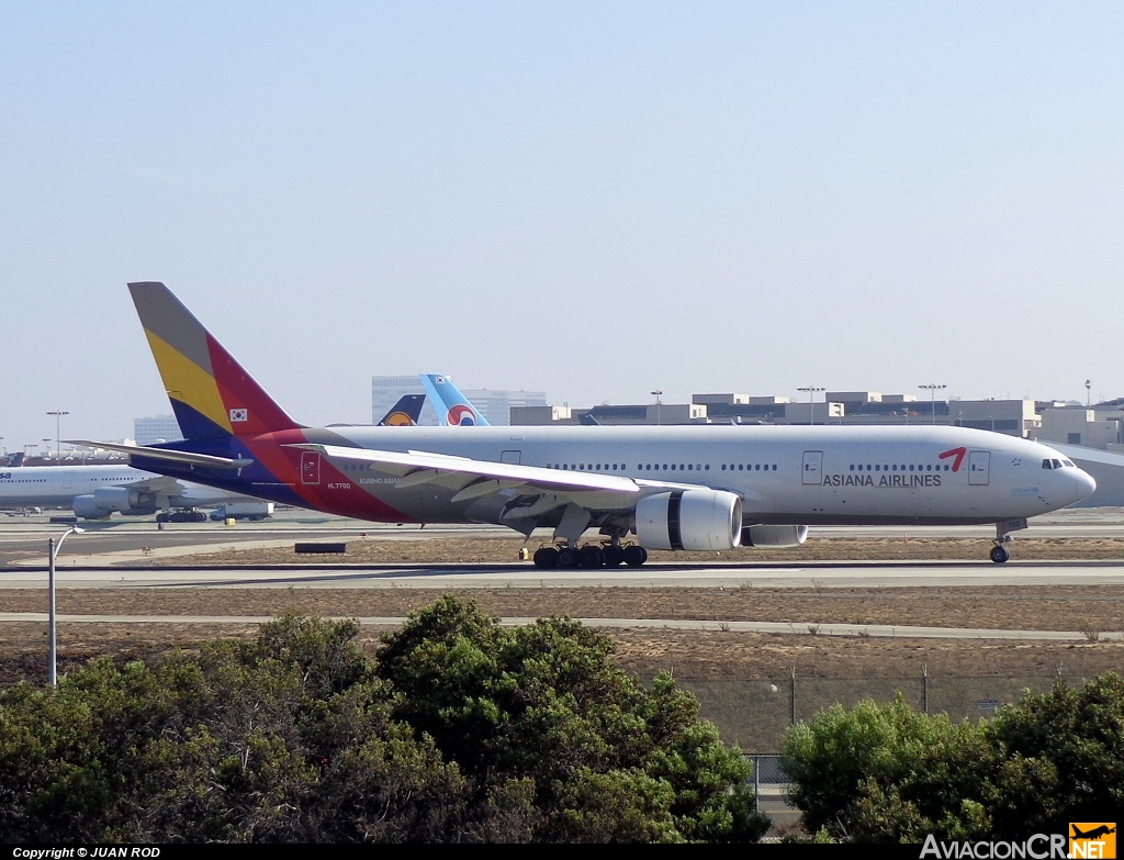 HL7700 - Boeing 777-28E/ER - Asiana