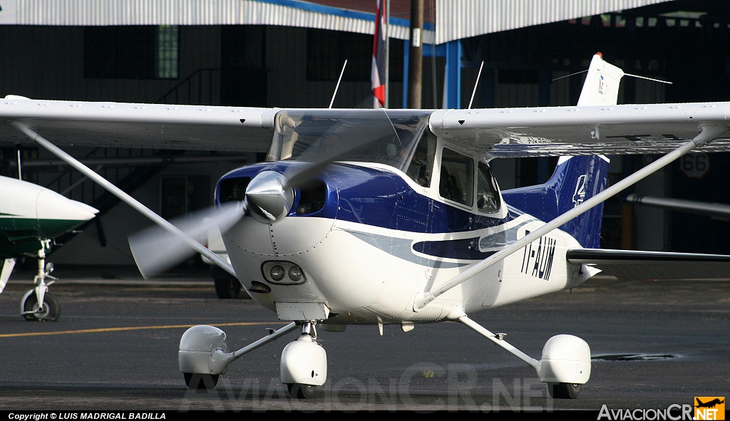 TI-AUM - Cessna 172M Skyhawk II - Privado