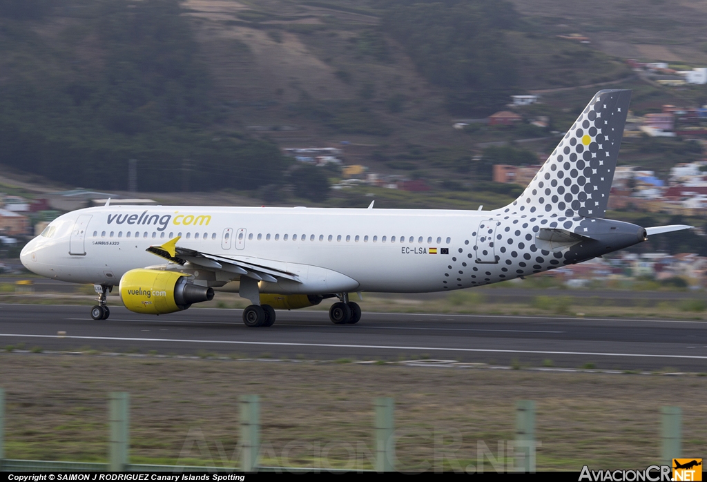 EC-LSA - Airbus A320-214 - Vueling